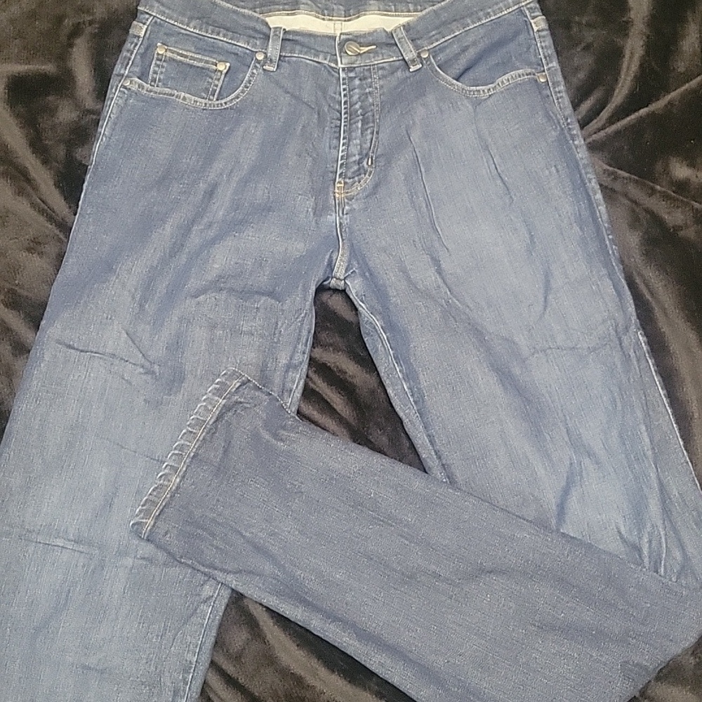 St. Croix Blue Vintage Blue Jeans. Size 42/33 (32/33)